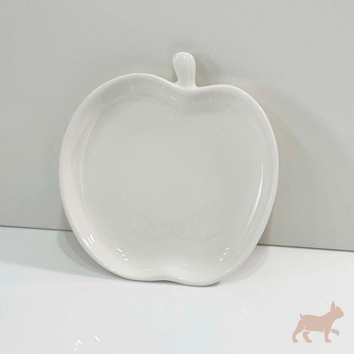 Plato en forma de manzana