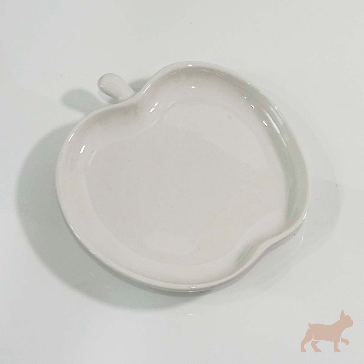 Plato en forma de manzana