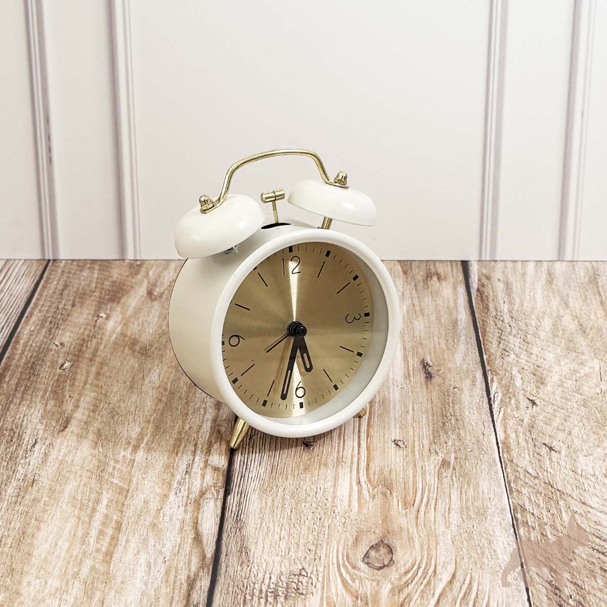 Reloj con alarma estilo Vintage blanco