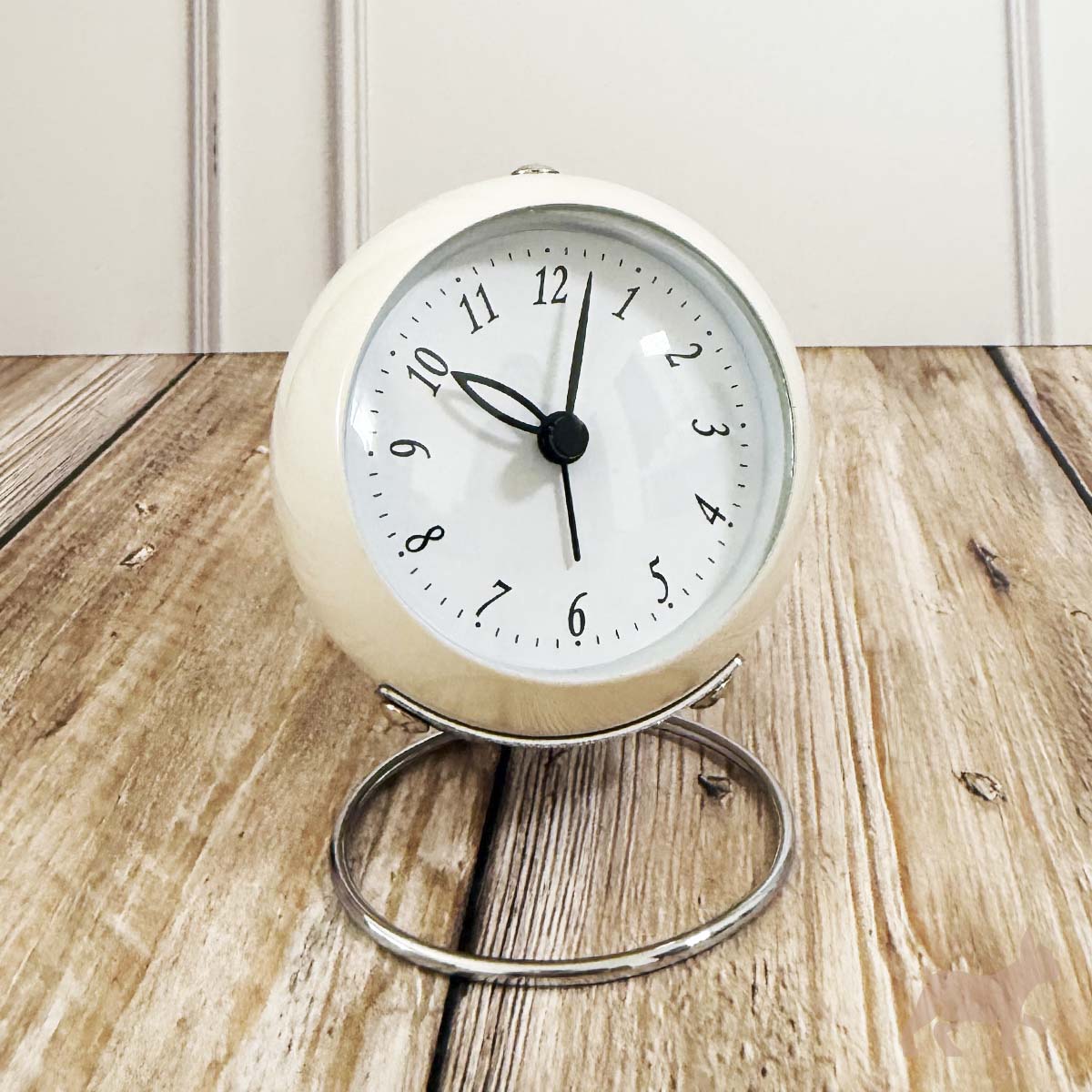 Reloj con alarma estilo Vintage crema