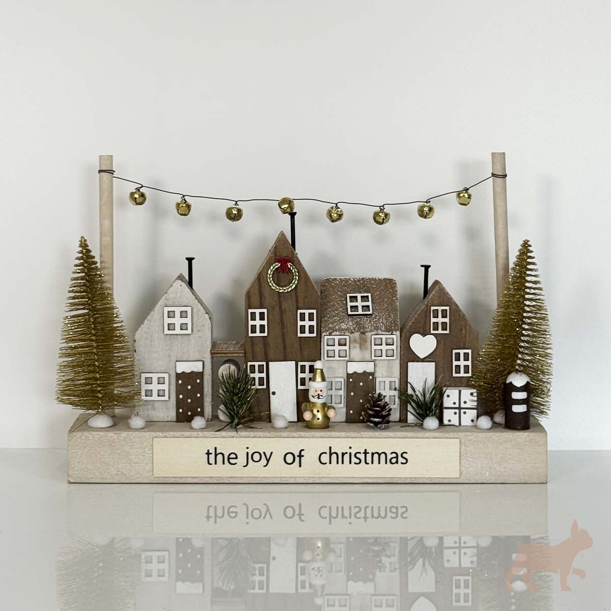 Villa Navideña Rústica con Cascabeles